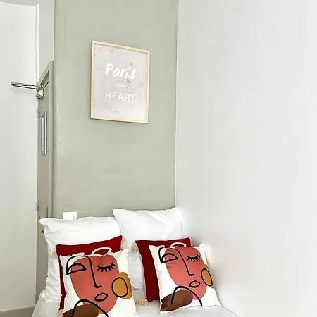 Aparthotel A La Buttes Aux Cailles 2*
